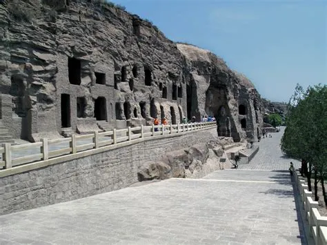  Yungang Grottoes Uma Maravilha Esculpida na Rocha e Refúgio Histórico em Jinzhong!